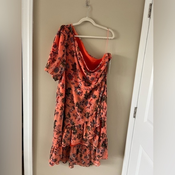Chelsea28 FLORAL ONE-SHOULDER HIGH-LOW DRESS IN ORANGE DESERT BLOOM Dress - Picture 2 of 6